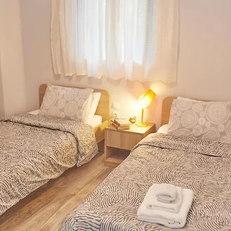 Modern Hospitality- Apt Near Children'S Hospital-2
